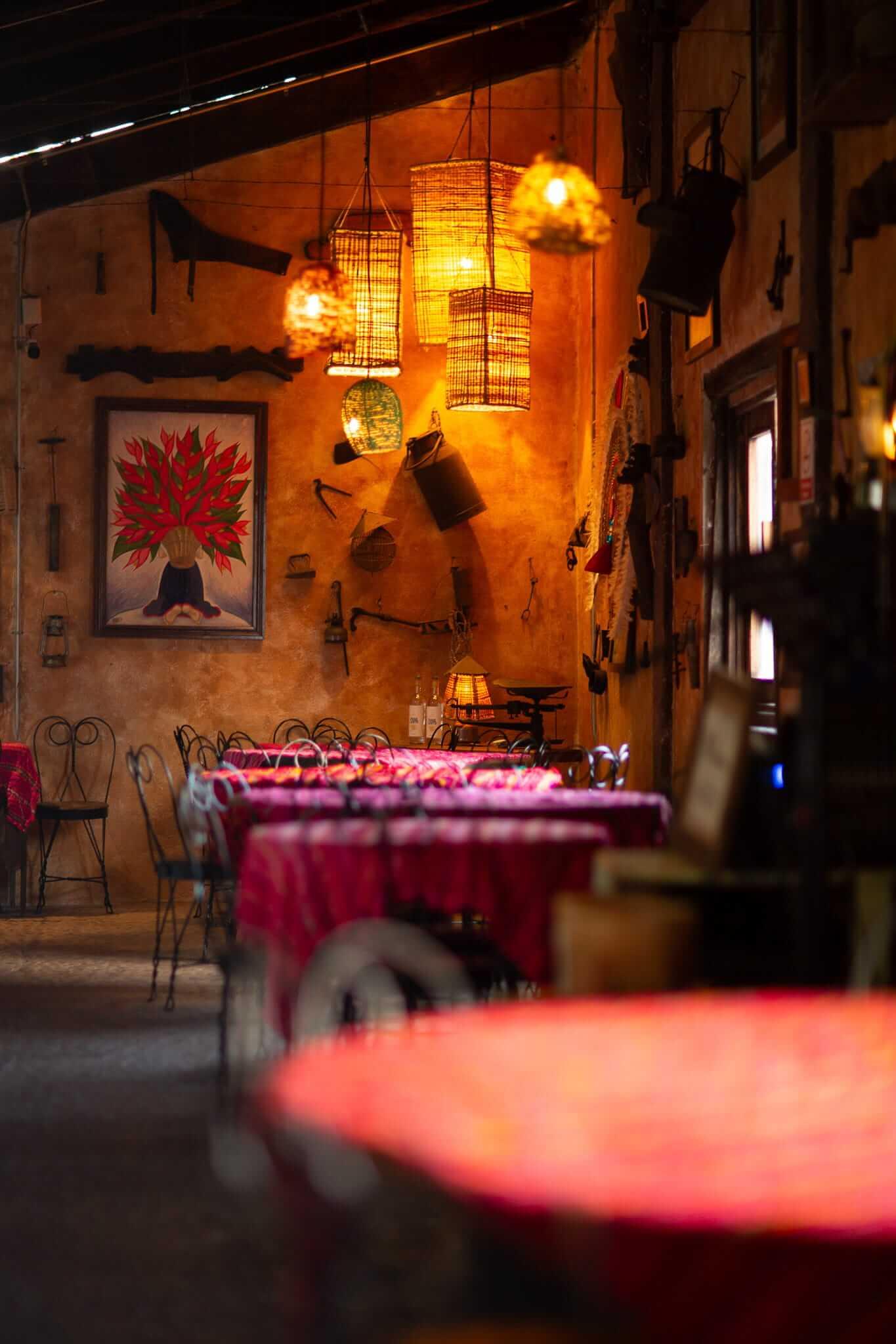 Ambiente bohemio en Peña Yolopaki de noche